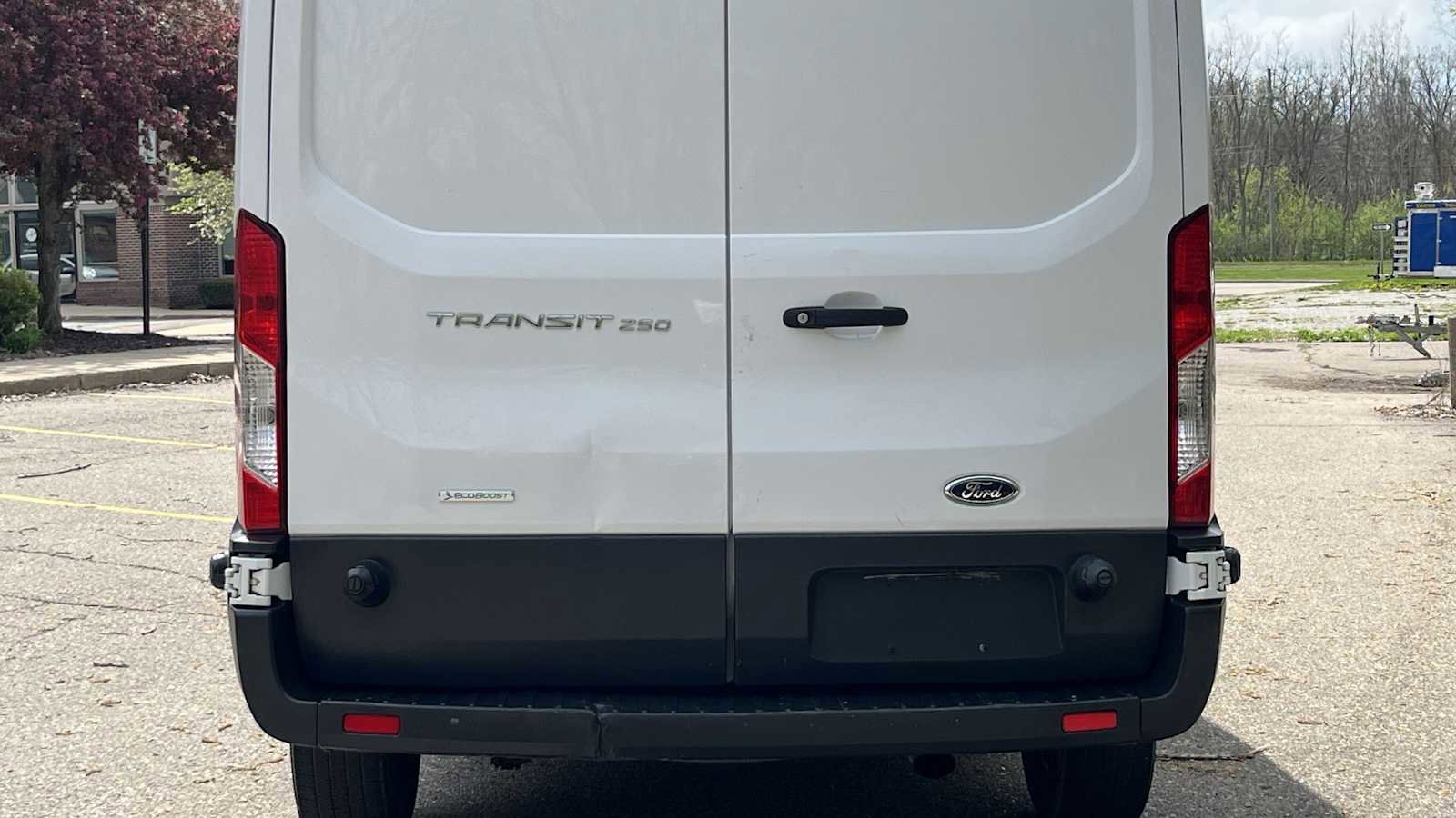 Used 2018 Ford Transit 250 148 Medium Roof RWD image 19