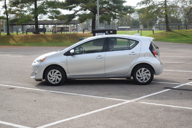 Used 2015 Toyota Prius C One FWD image 21