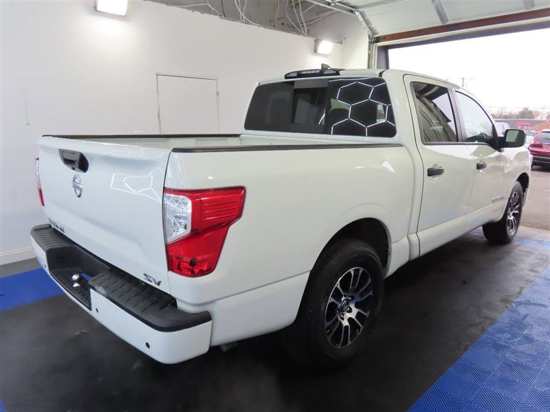 Used 2022 Nissan Titan SV RWD image 14