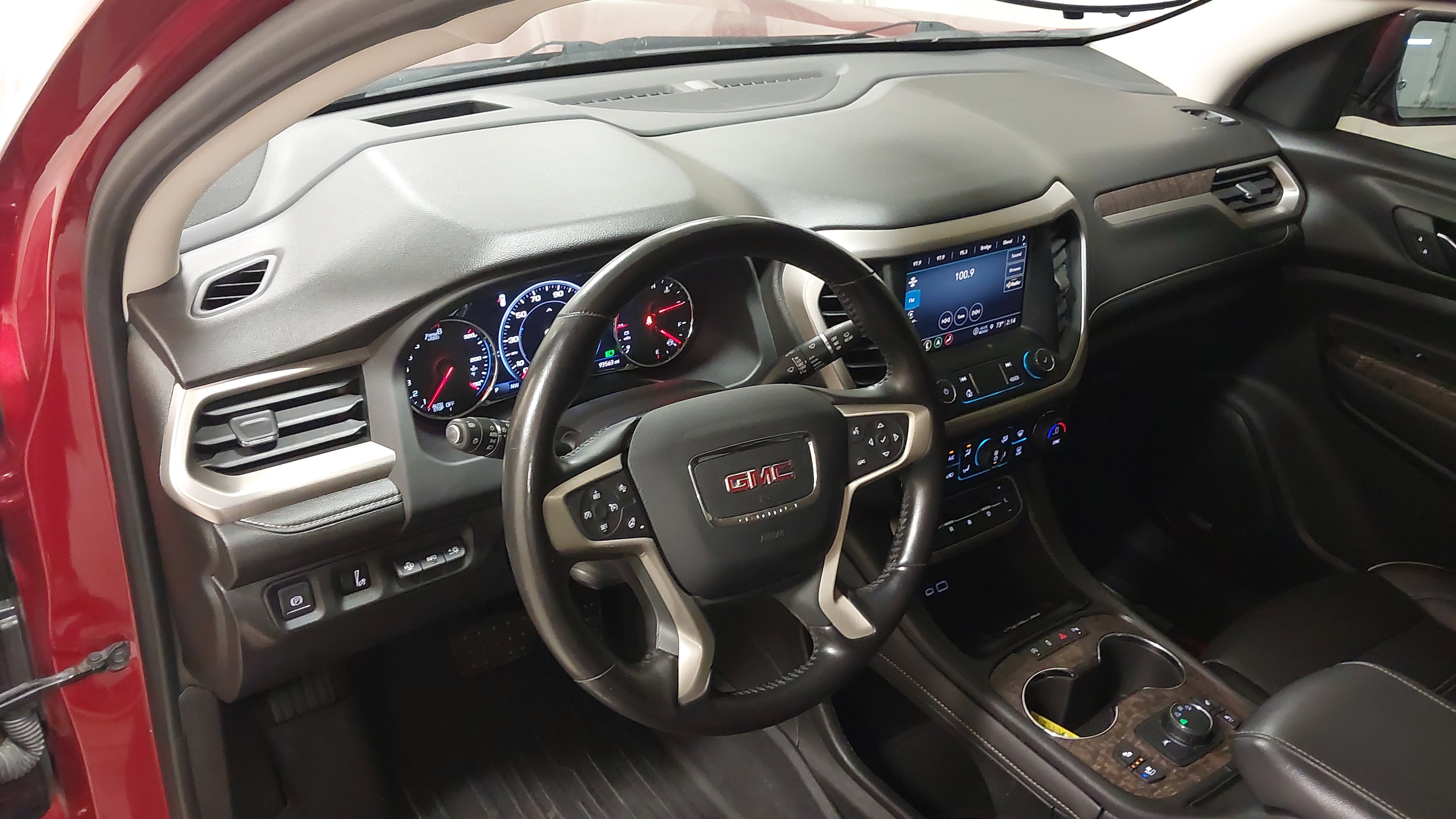 Certified 2021 GMC Acadia Denali w/ Denali Technology Package AWD/4WD image 17