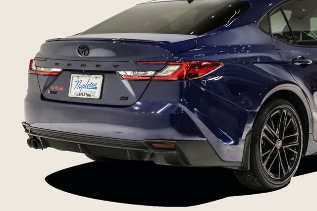 Used 2025 Toyota Camry SE image 7