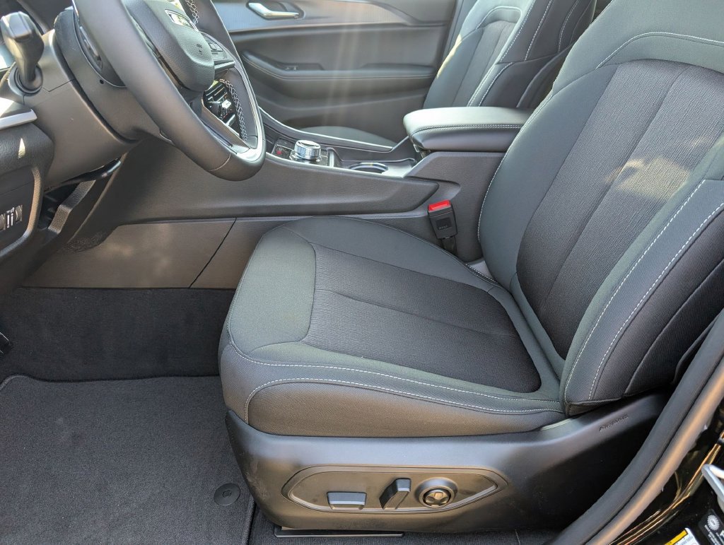 New 2026 Jeep Grand Cherokee Laredo RWD image 11