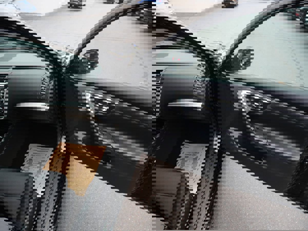 Used 2017 Nissan Altima 2.5 SR w/ Midnight Edition Package image 22