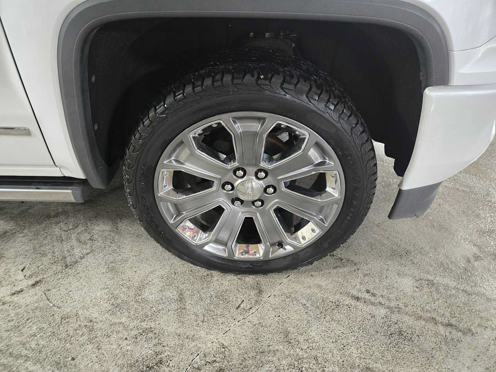 Used 2017 GMC Sierra 1500 Denali w/ Denali Ultimate Package AWD/4WD image 9