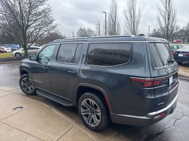 Used 2022 Jeep Wagoneer Series III AWD/4WD image 5