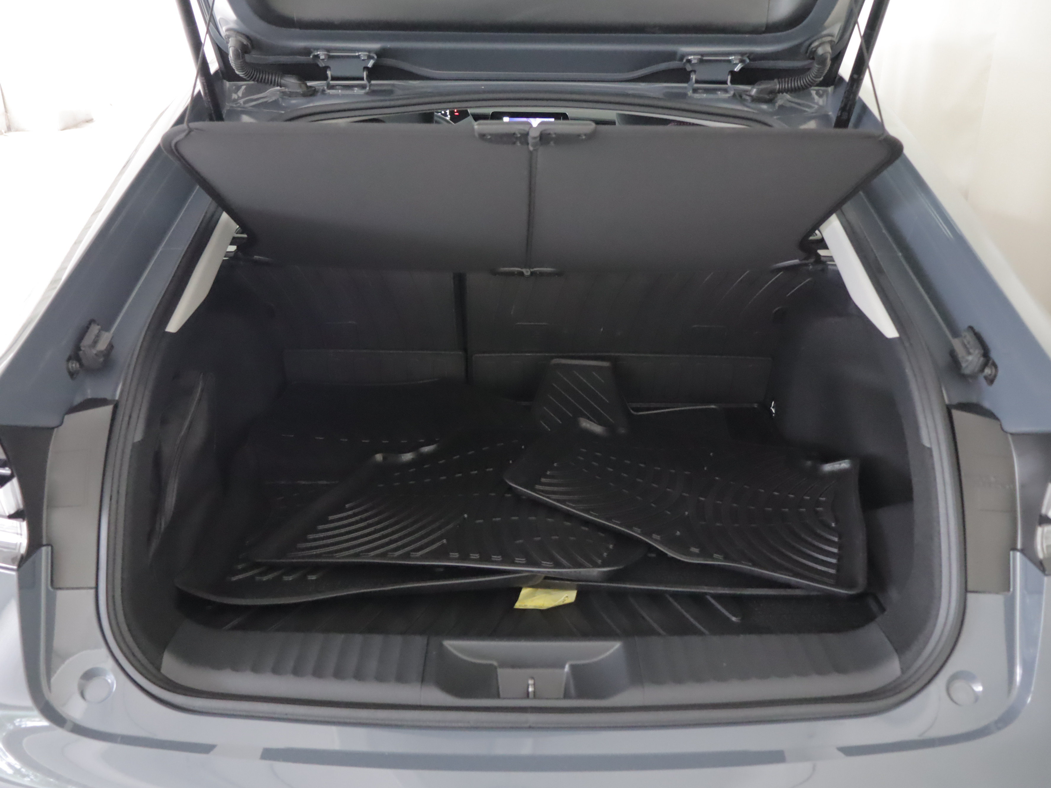 Used 2026 Toyota Prius Plug-In Hybrid FWD image 20