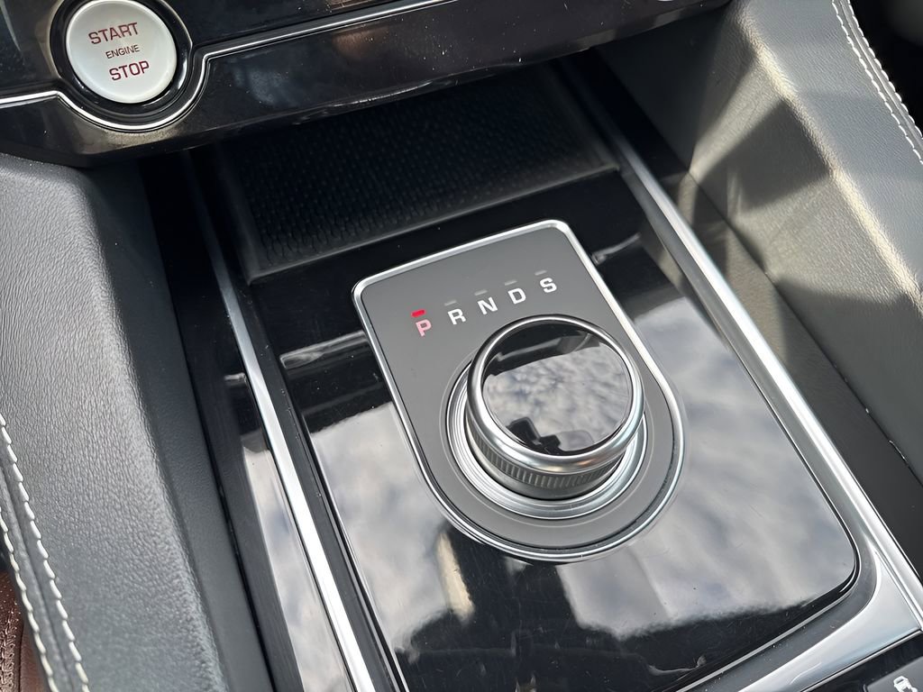 Used 2018 Jaguar F-PACE S image 19