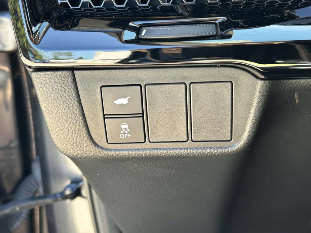 Used 2025 Honda CR-V EX-L image 17