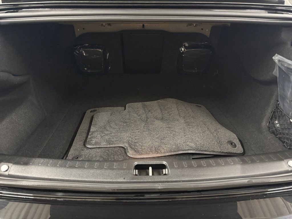 Certified 2025 Volvo S90 B6 Ultra w/ Lounge Package image 16