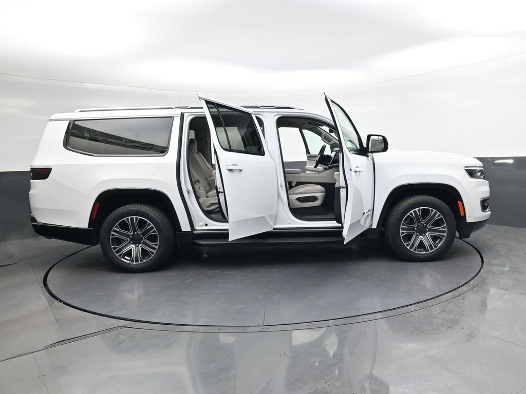 Used 2024 Jeep Wagoneer L Series II w/ Flexible Seating Group image 38