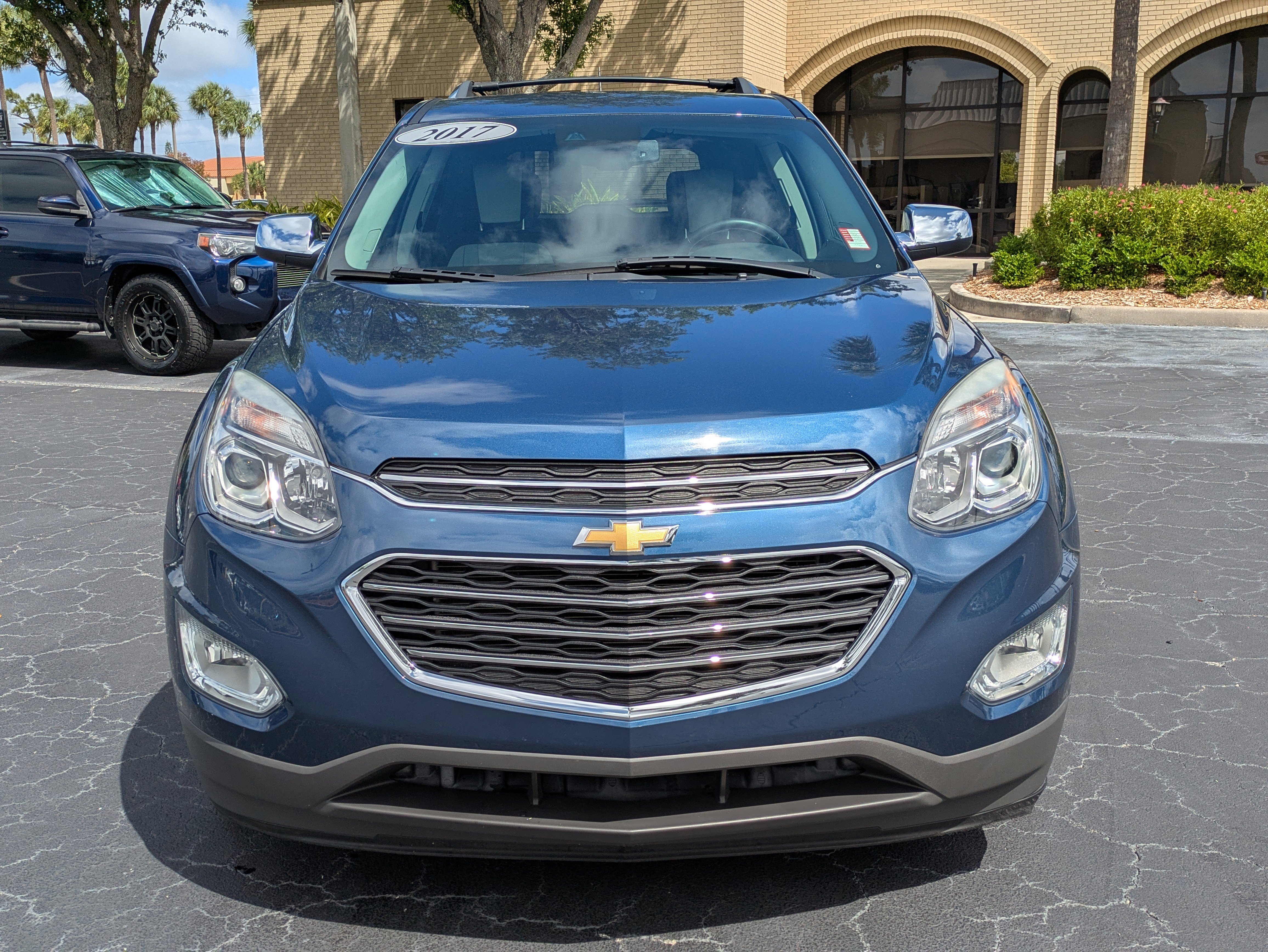 Used 2017 Chevrolet Equinox Premier w/ Enhanced Convenience Package FWD image 8