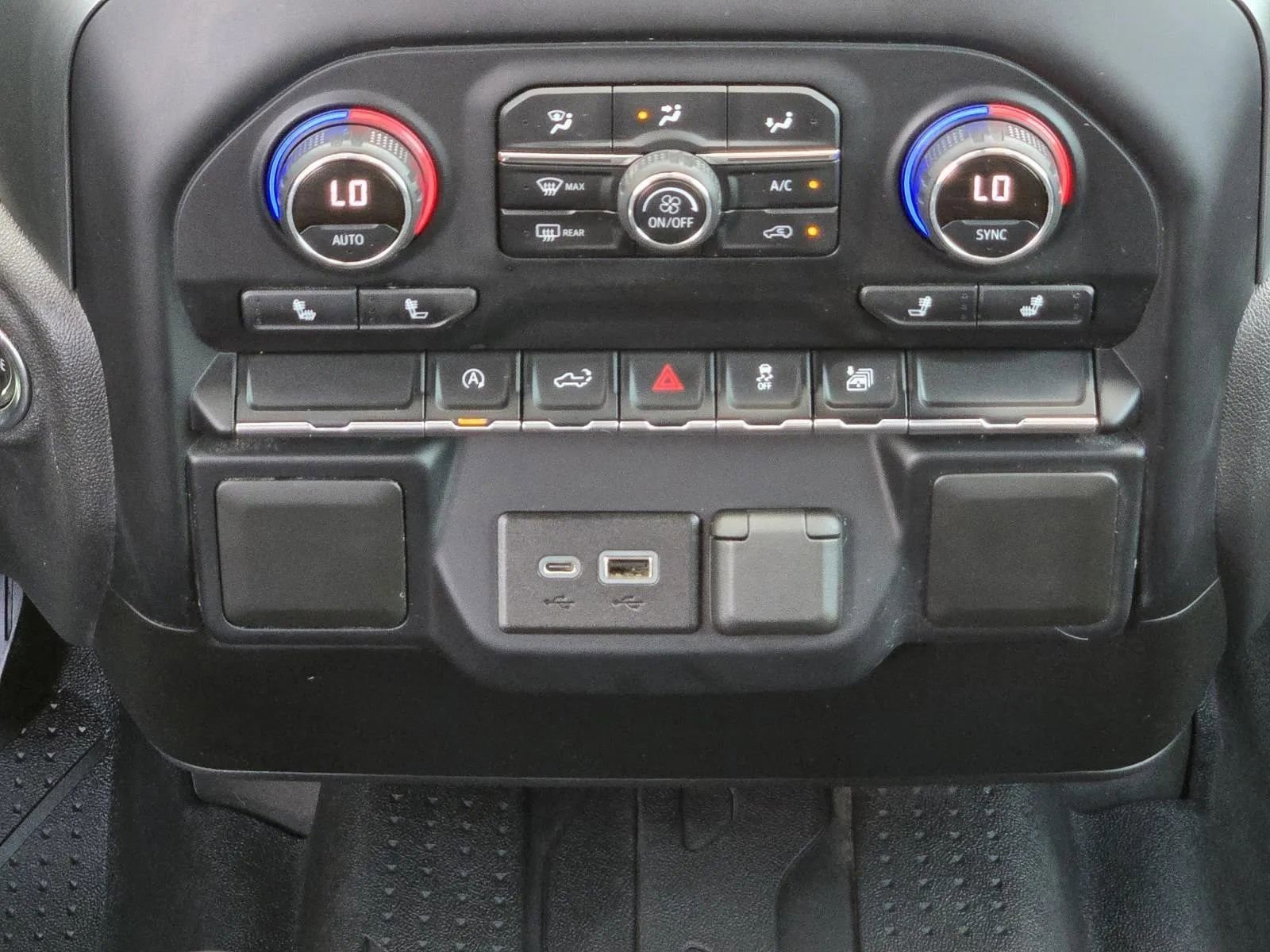 Used 2021 Chevrolet Silverado 1500 RST w/ Bed Protection Package image 14