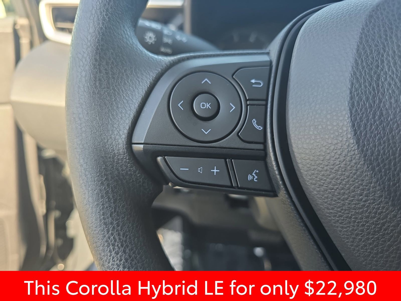 Used 2025 Toyota Corolla LE image 22