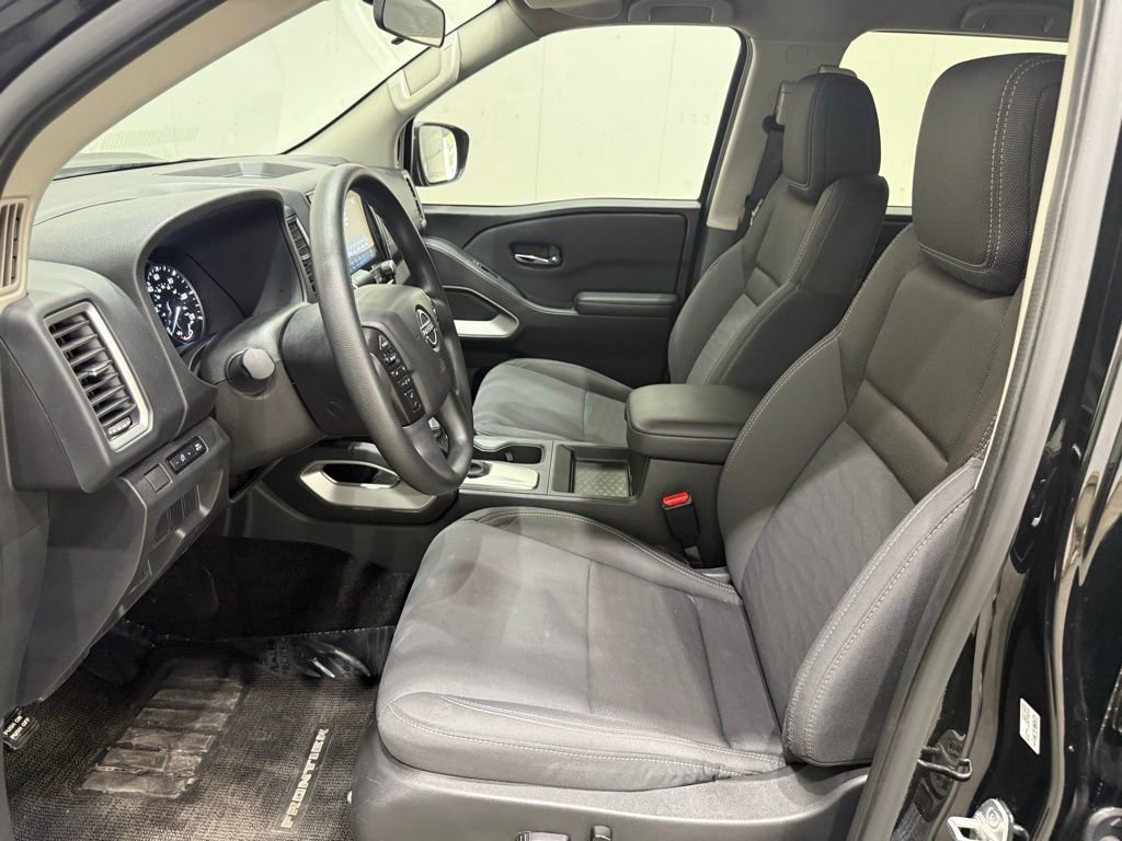 Used 2023 Nissan Frontier SV image 51