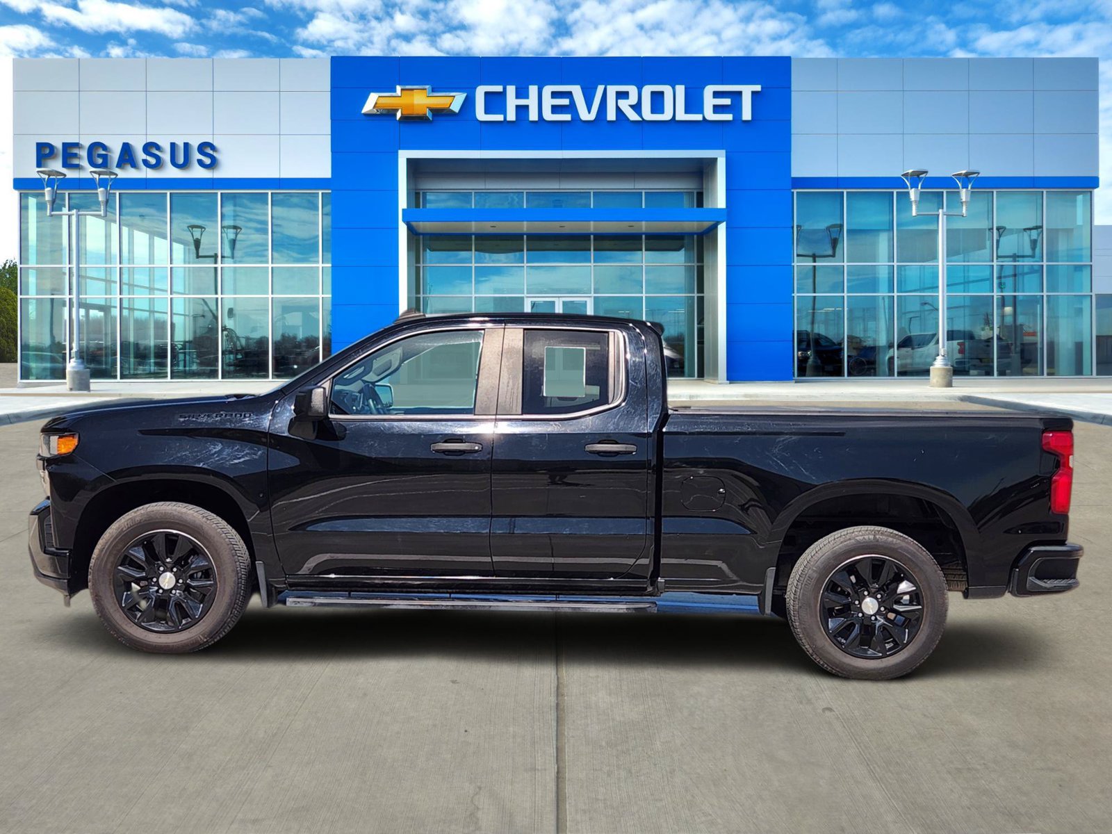Certified 2020 Chevrolet Silverado 1500 Custom w/ Custom Value Package RWD image 3