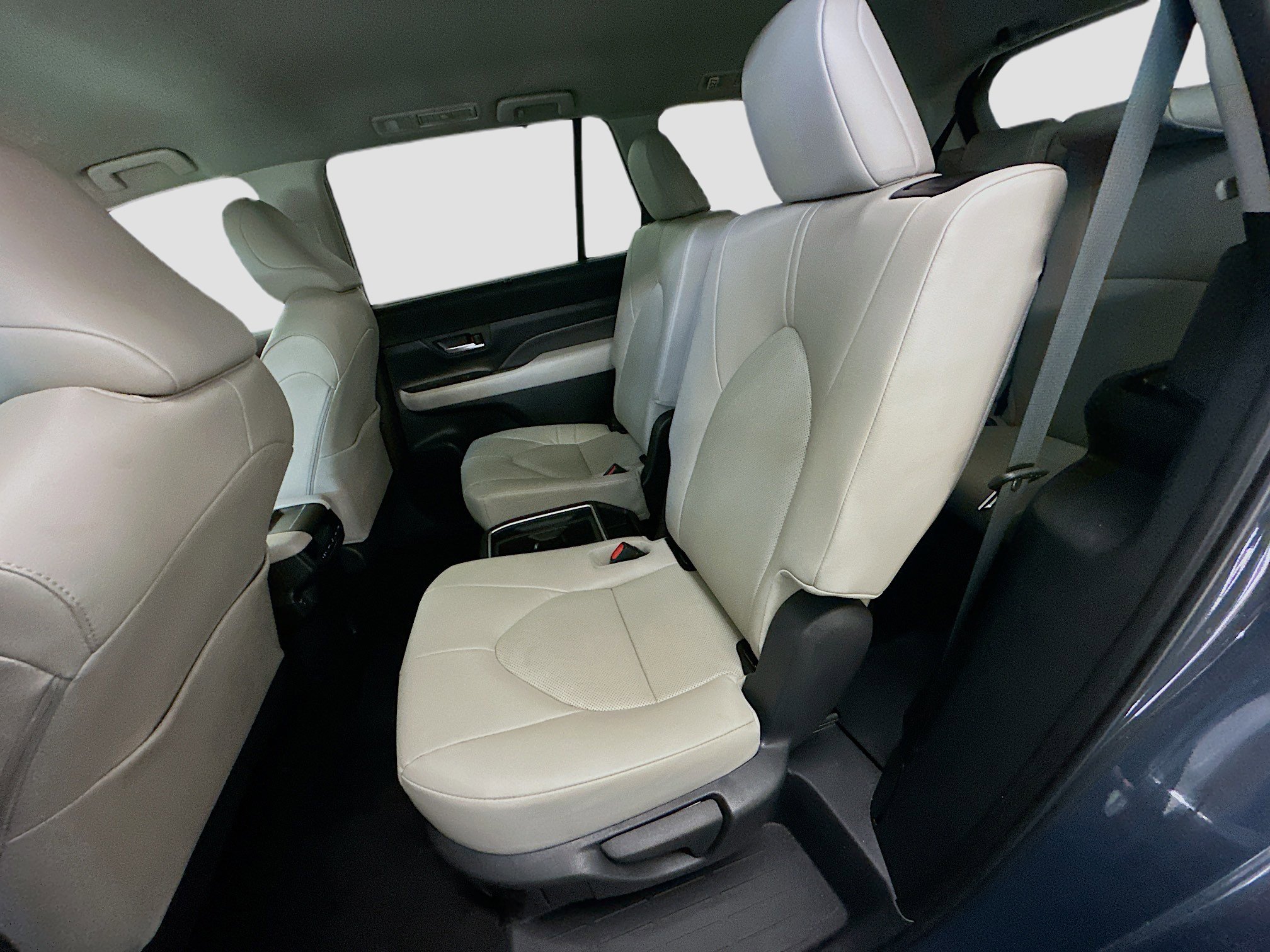 Used 2025 Toyota Grand Highlander AWD image 29