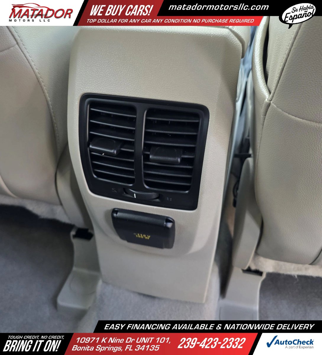 Used 2016 Ford Escape Titanium w/ Equipment Group 301A FWD image 22