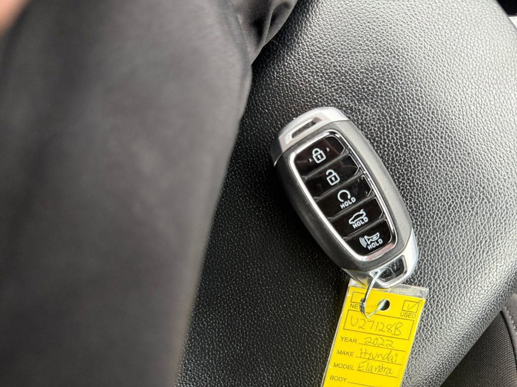 Used 2022 Hyundai Elantra SEL w/ Convenience + Premium Package image 30