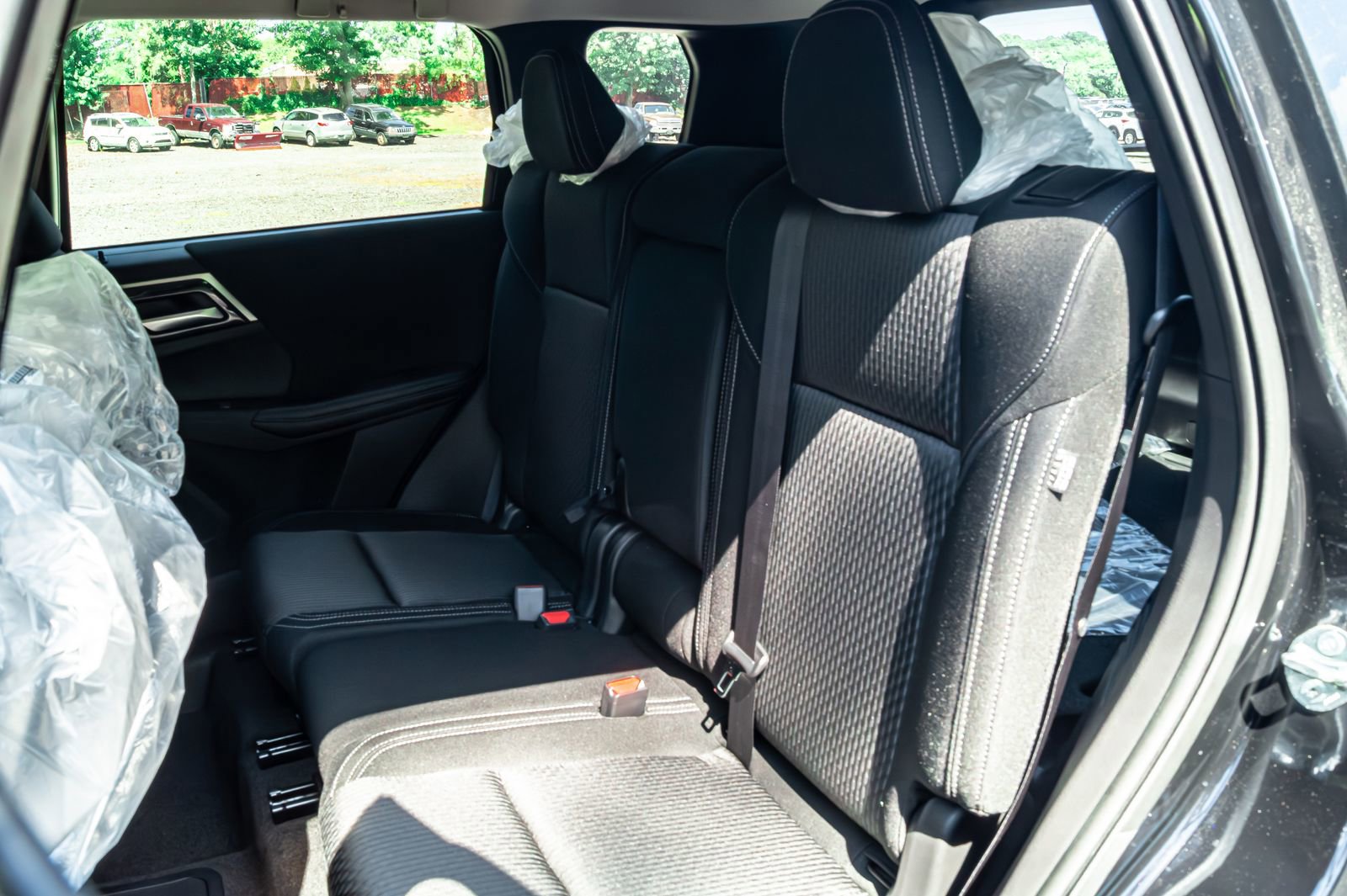 New 2025 Mitsubishi Outlander ES image 14