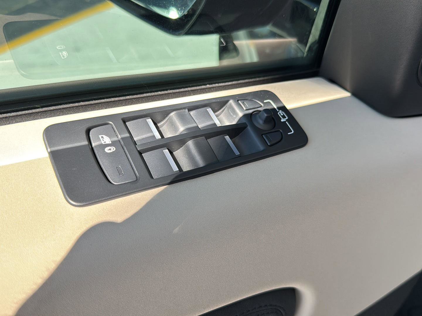 Used 2022 Land Rover Discovery Sport S image 31