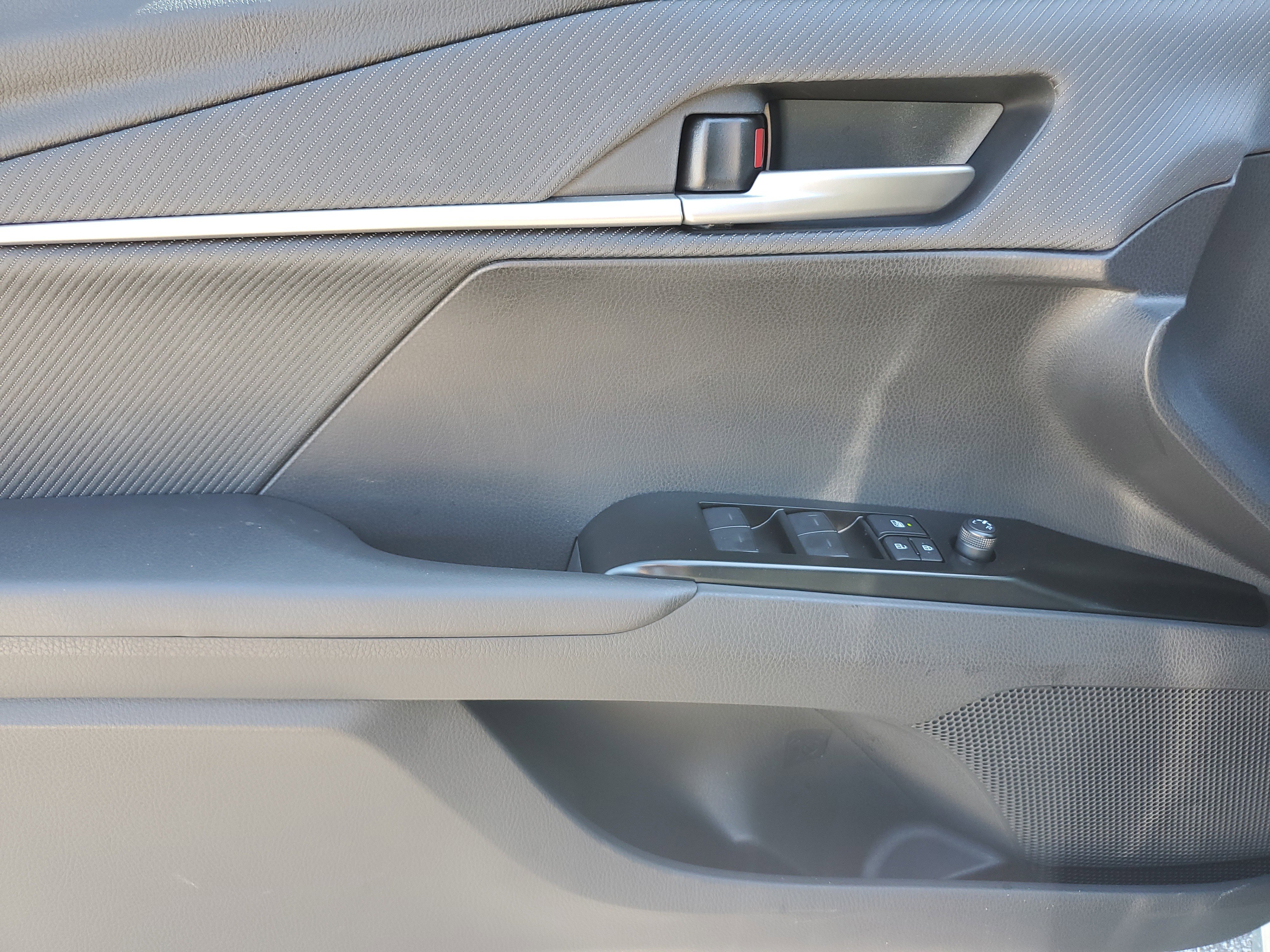 New 2026 Toyota Camry SE image 18
