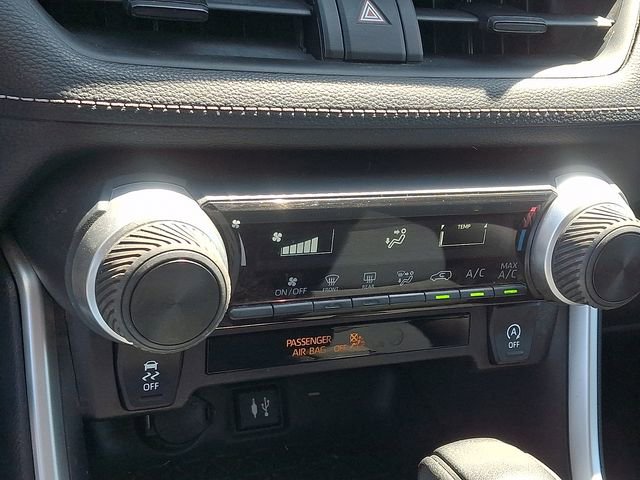 Used 2019 Toyota RAV4 LE w/ All Weather Liner Package AWD/4WD image 16