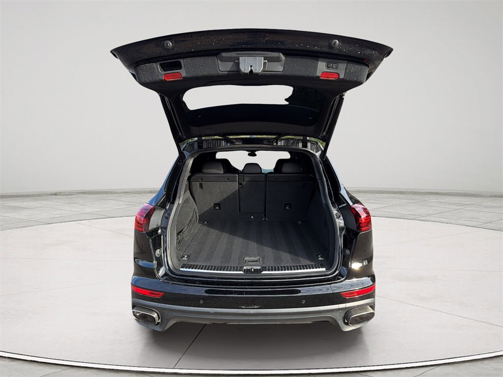 Used 2017 Porsche Cayenne Platinum Edition w/ Premium Package (PJV) image 12