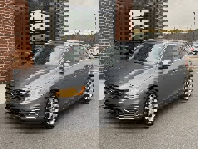 Used 2017 Volvo V60 T5 Premier w/ Convenience Package image 1