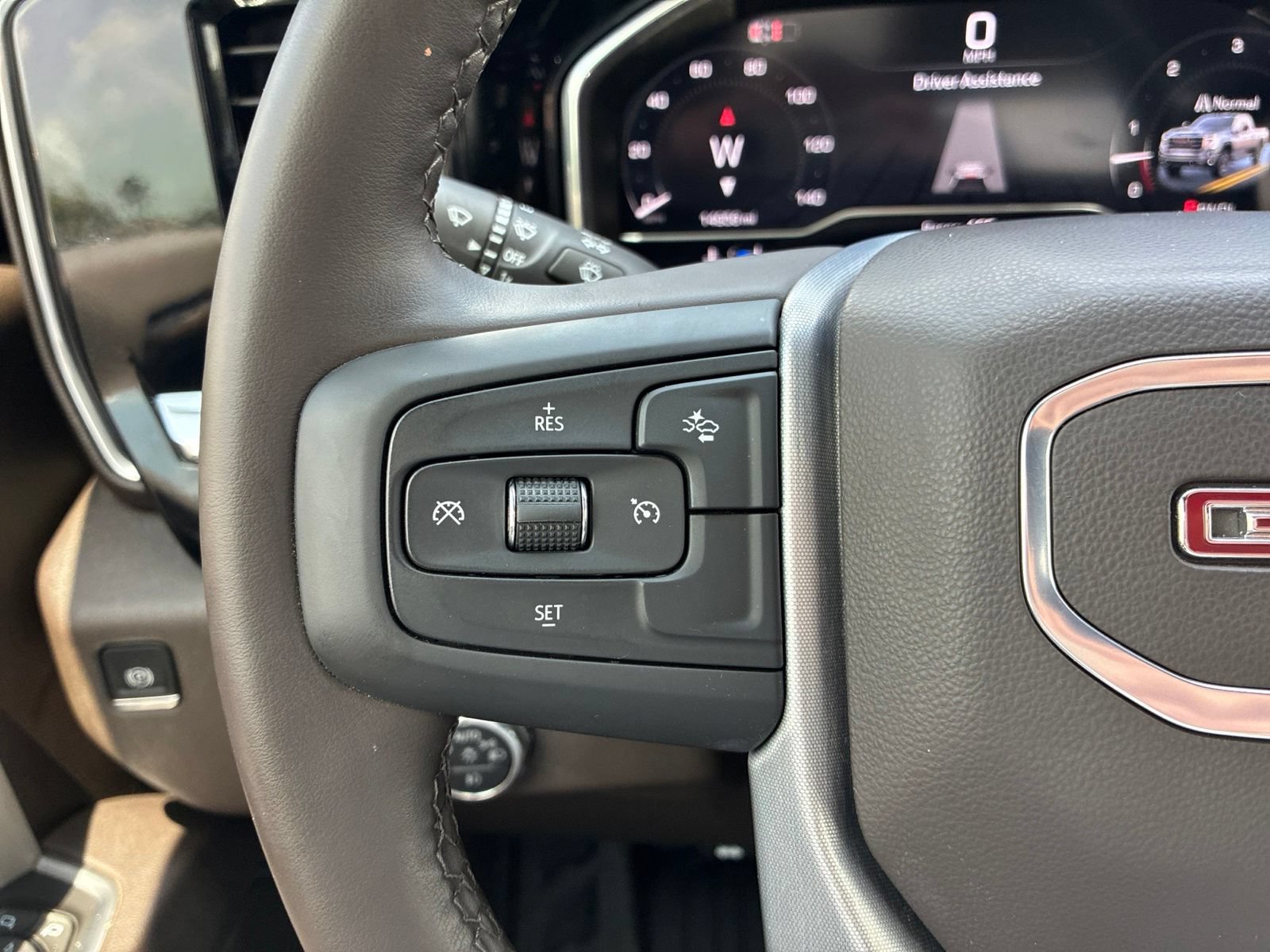 Used 2025 GMC Sierra 3500 SLE w/ SLE Convenience Package AWD/4WD image 28
