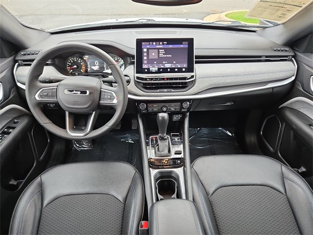 Used 2024 Jeep Compass Latitude image 12