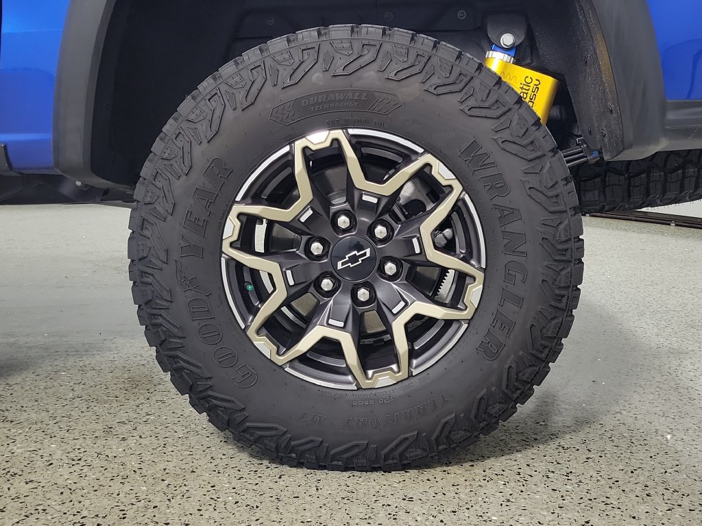 Used 2024 Chevrolet Colorado ZR2 AWD/4WD image 9