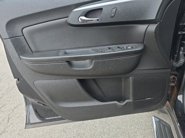Used 2011 Chevrolet Traverse LT w/ LPO, 'HIT The Road' Package FWD image 16