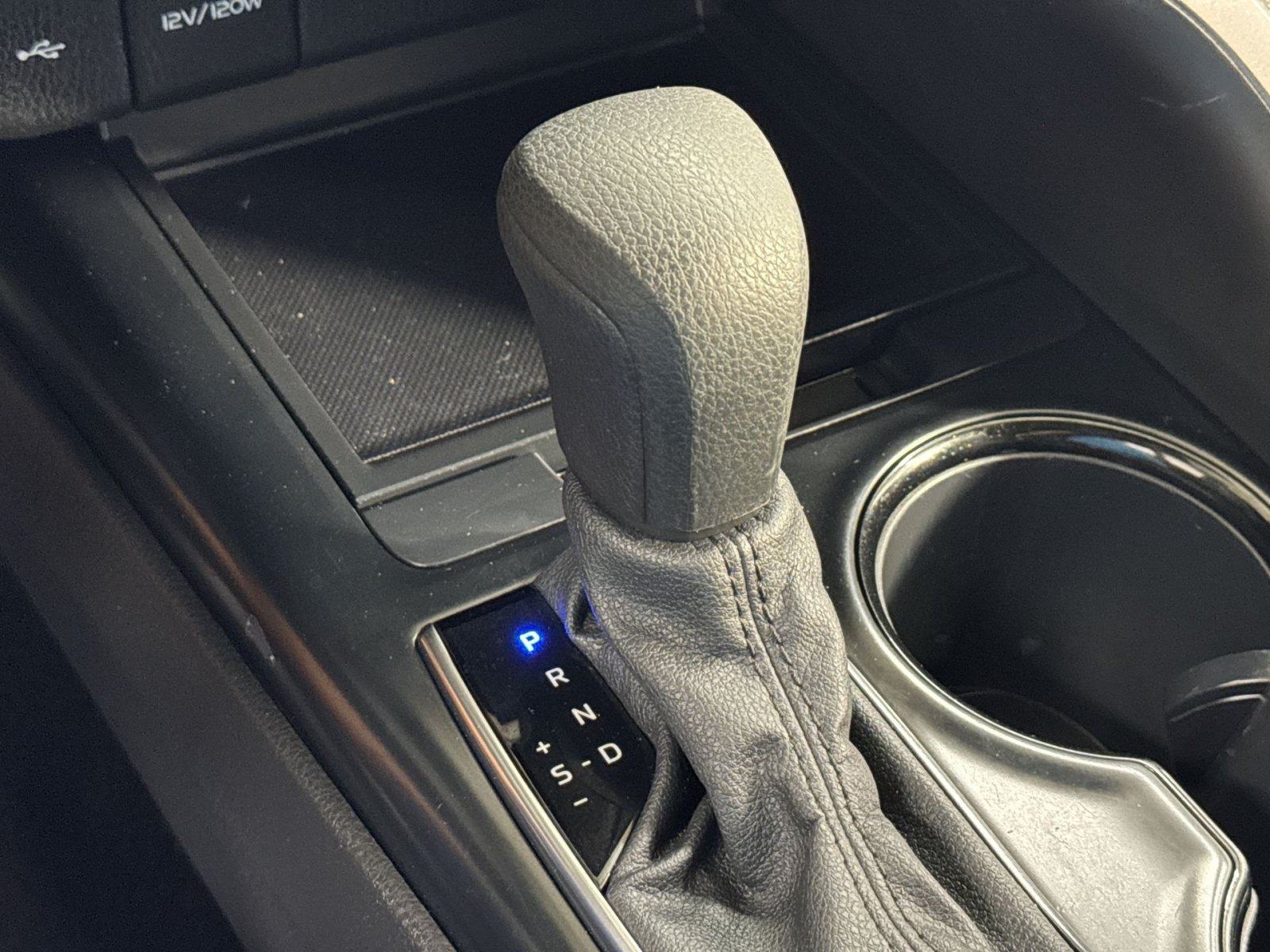 Used 2020 Toyota Camry LE FWD image 23
