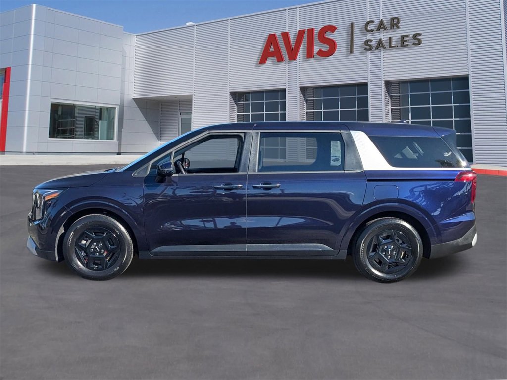 Used 2025 Kia Carnival image 11