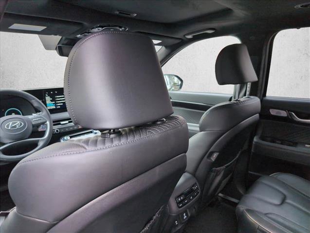 Used 2023 Hyundai Palisade Calligraphy w/ Cargo Package image 18
