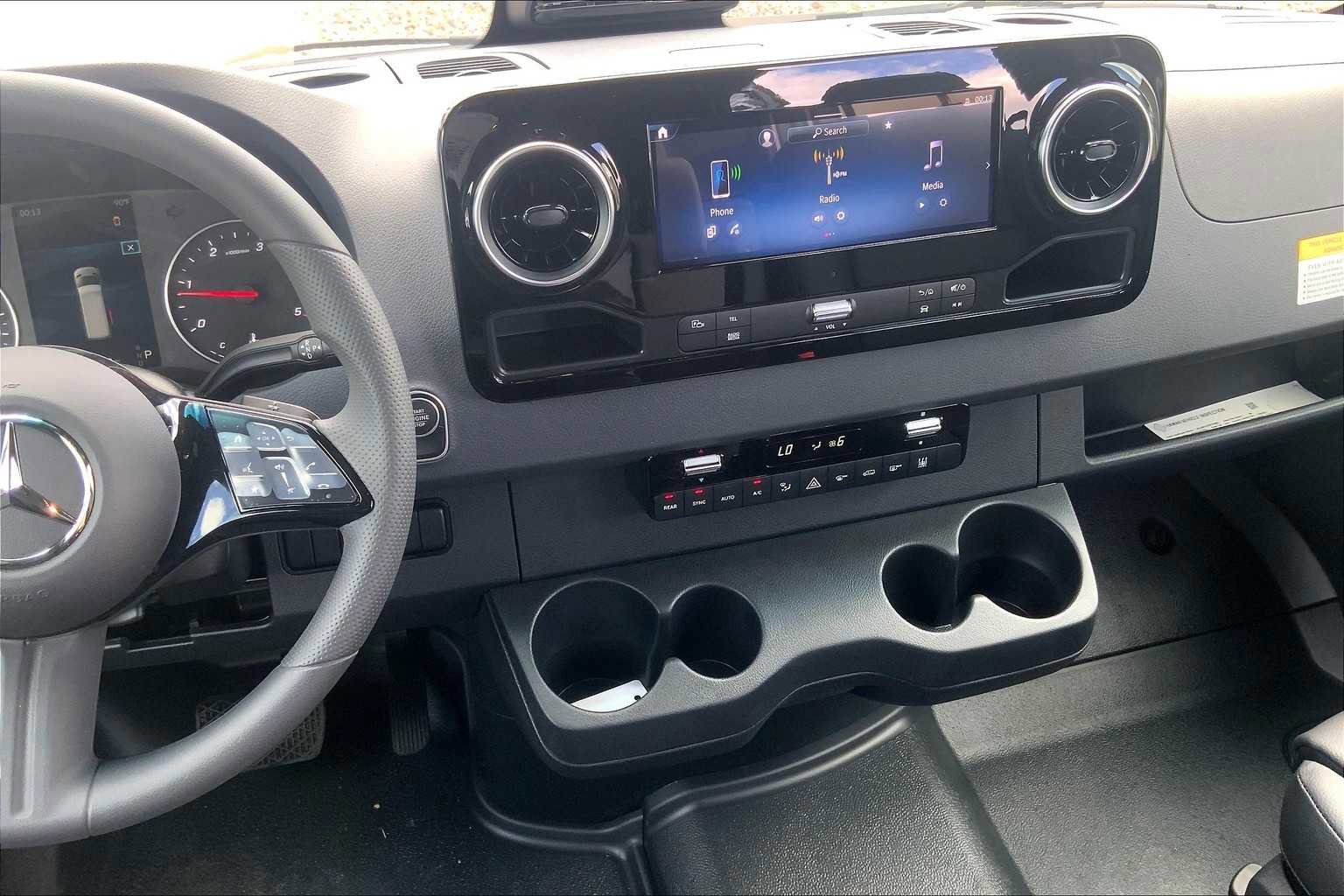 Used 2025 Mercedes-Benz Sprinter 2500 image 23