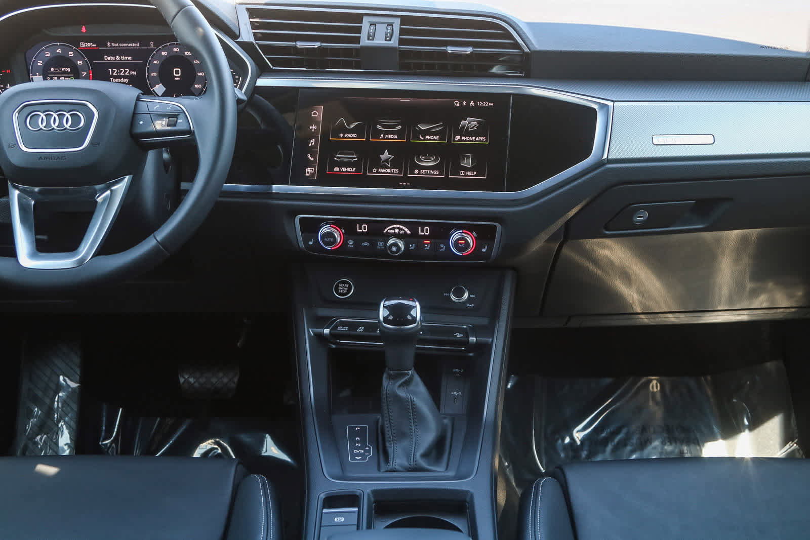 Used 2025 Audi Q3 2.0T Premium w/ Convenience Package image 17