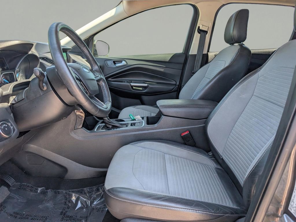 Used 2019 Ford Escape SE image 17