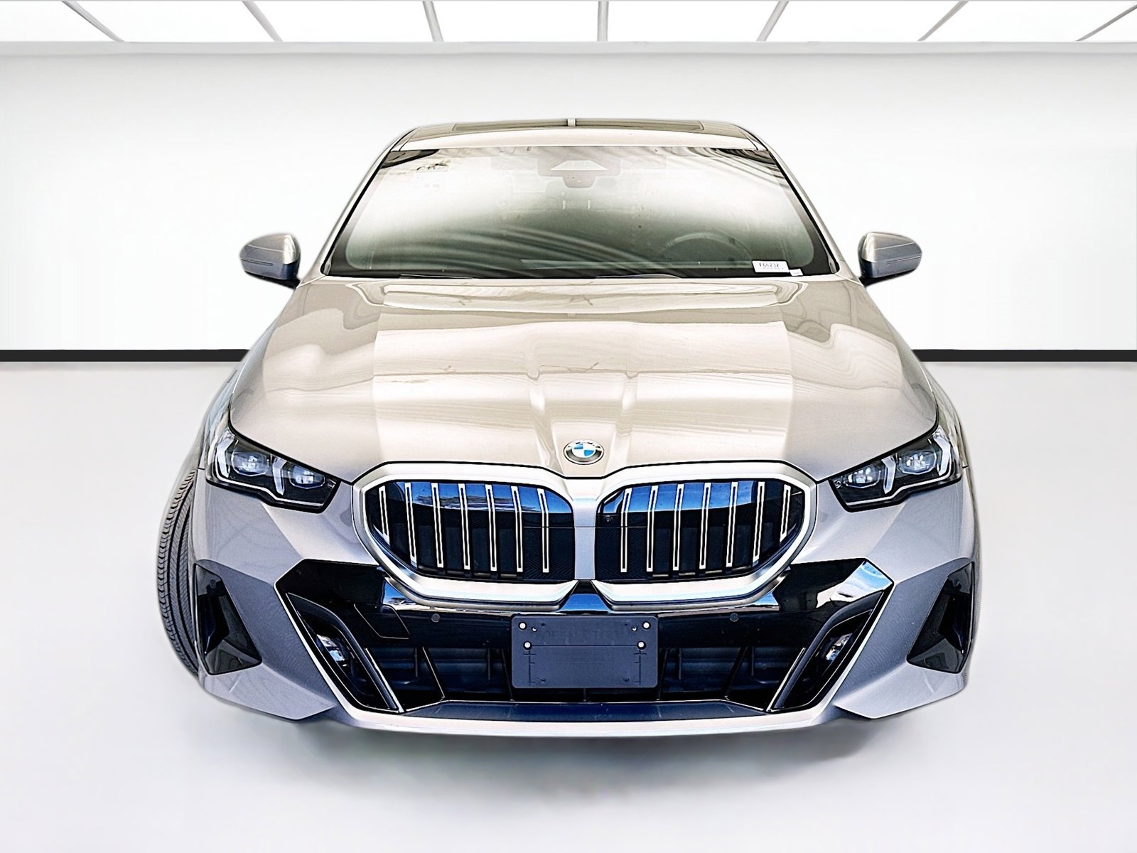 Used 2024 BMW 530i w/ M Sport Package image 2