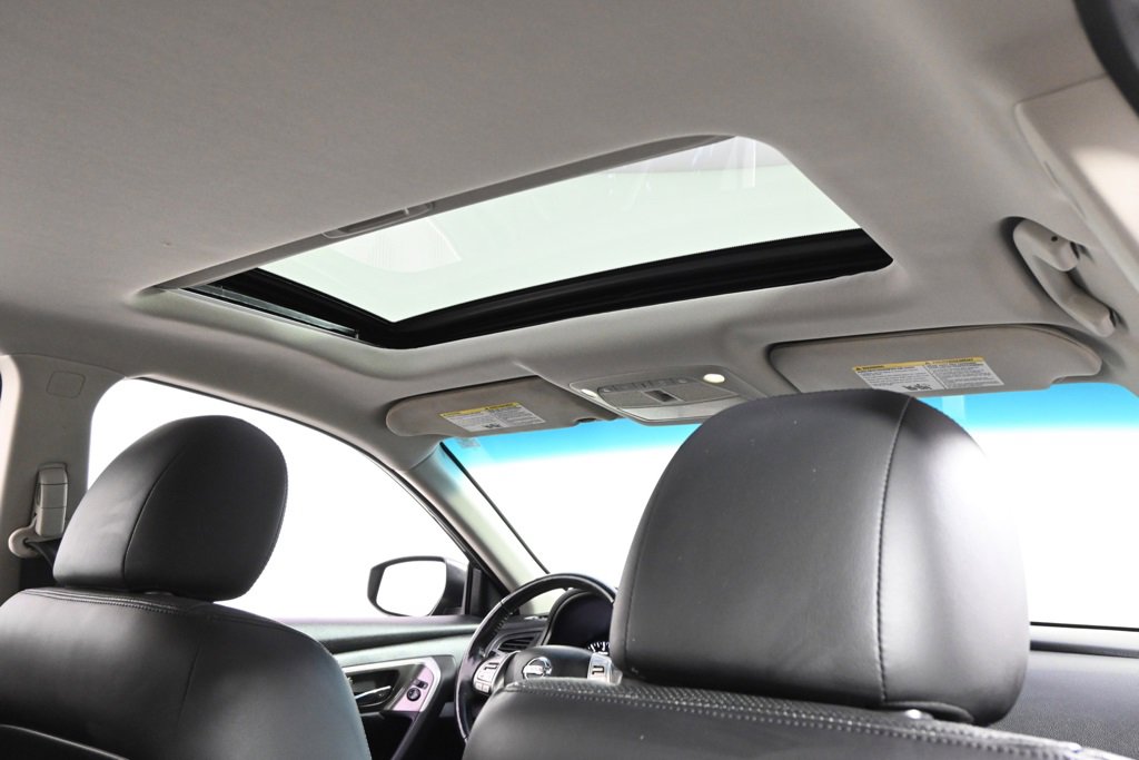 Used 2014 Nissan Altima 2.5 SL w/ Moonroof Package image 17
