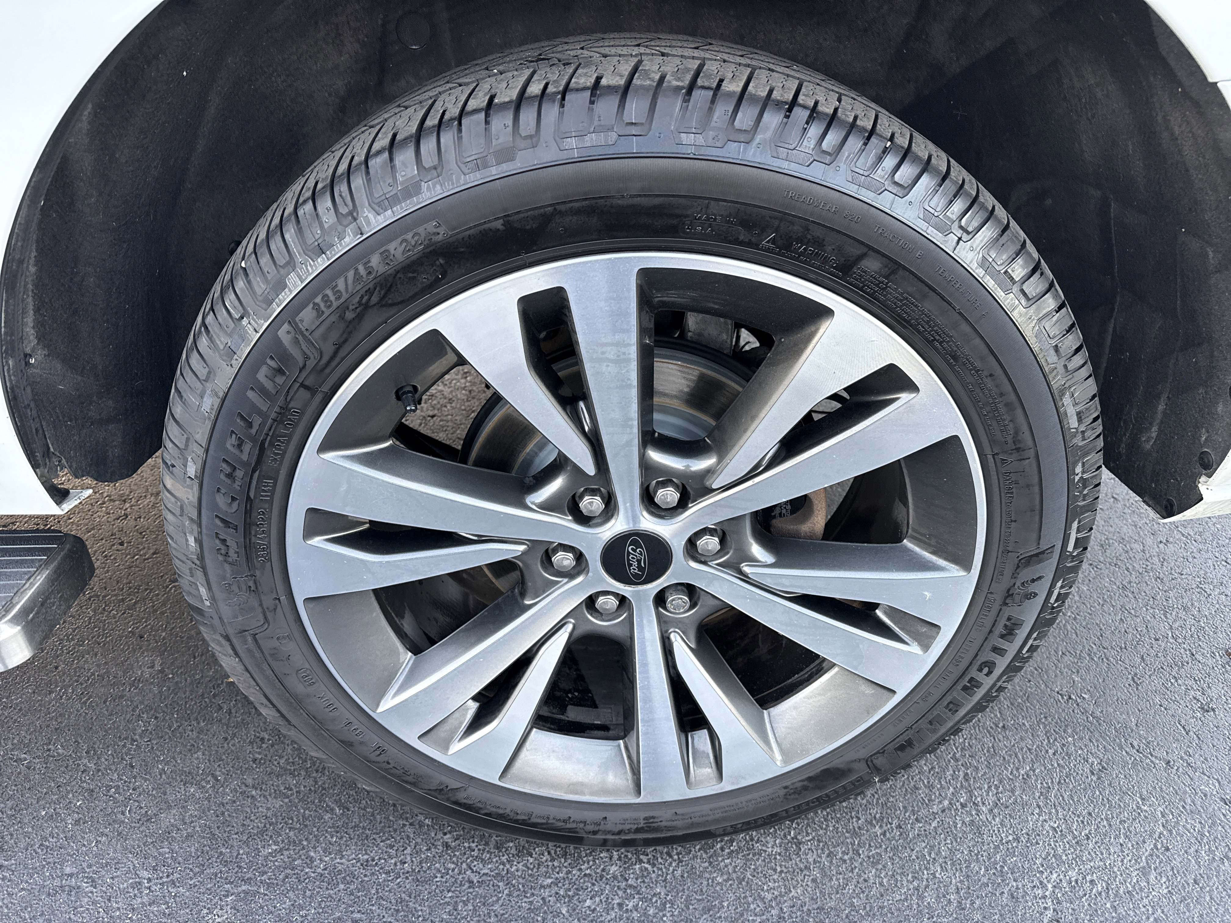 Used 2021 Ford Expedition Platinum image 4