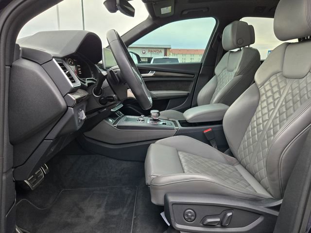 Used 2018 Audi SQ5 Premium Plus w/ Navigation Package image 4