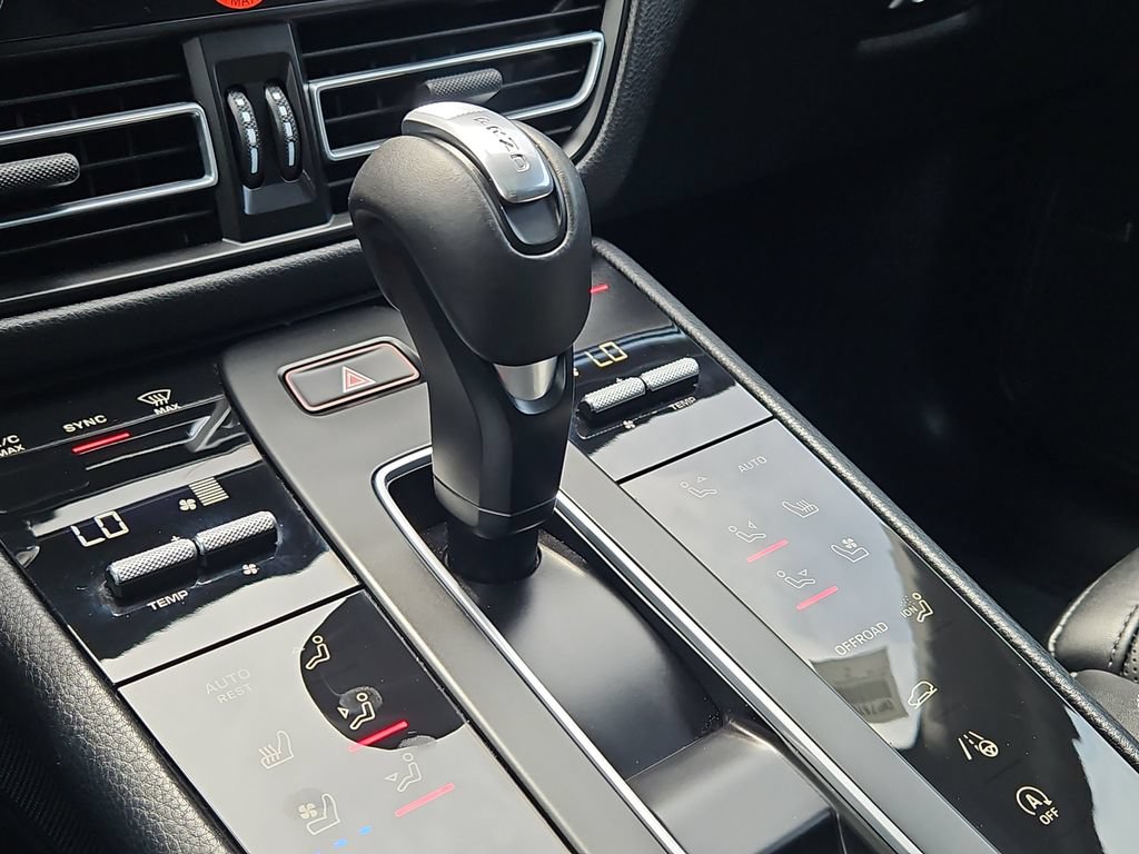 Certified 2026 Porsche Macan AWD/4WD image 34