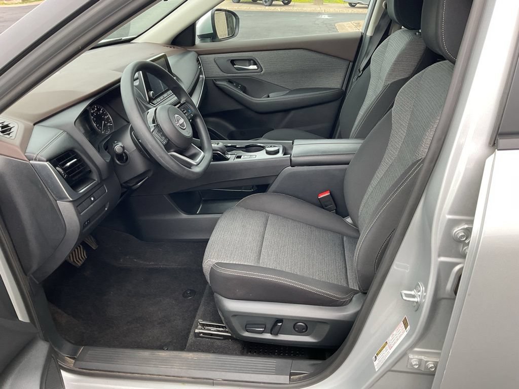 Used 2023 Nissan Rogue SV AWD/4WD image 10