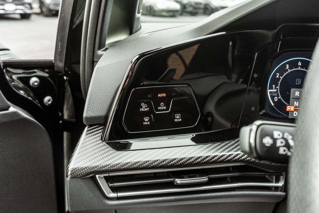 Used 2024 Volkswagen Golf R image 19