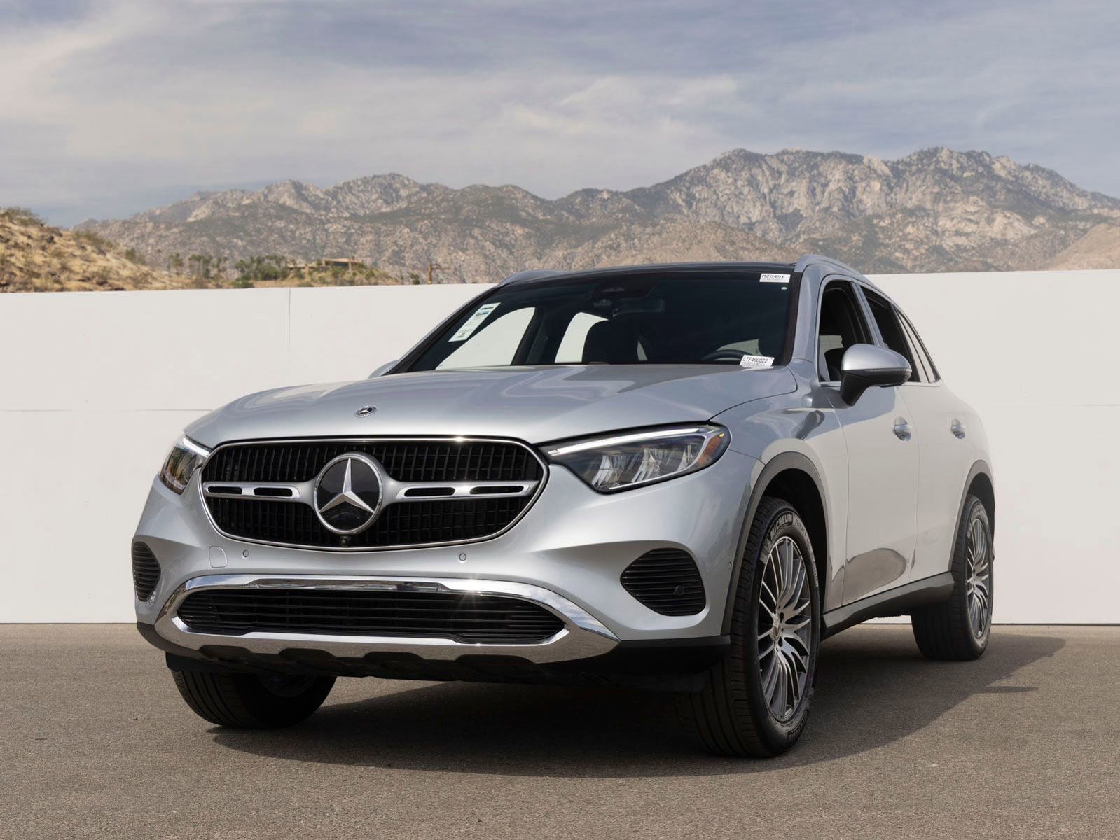 Used 2026 Mercedes-Benz GLC 300 image 1