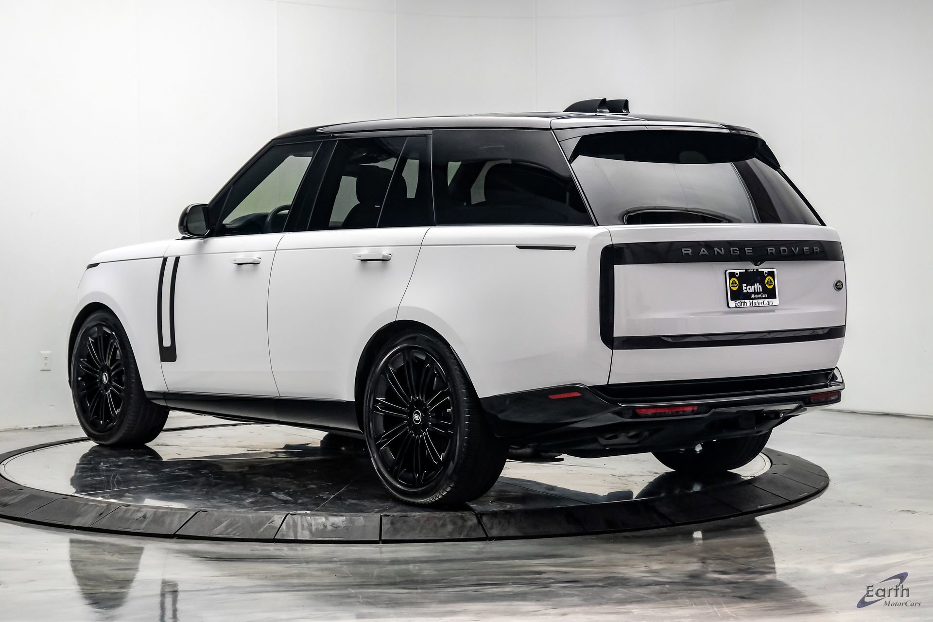 Used 2023 Land Rover Range Rover Autobiography AWD/4WD image 10