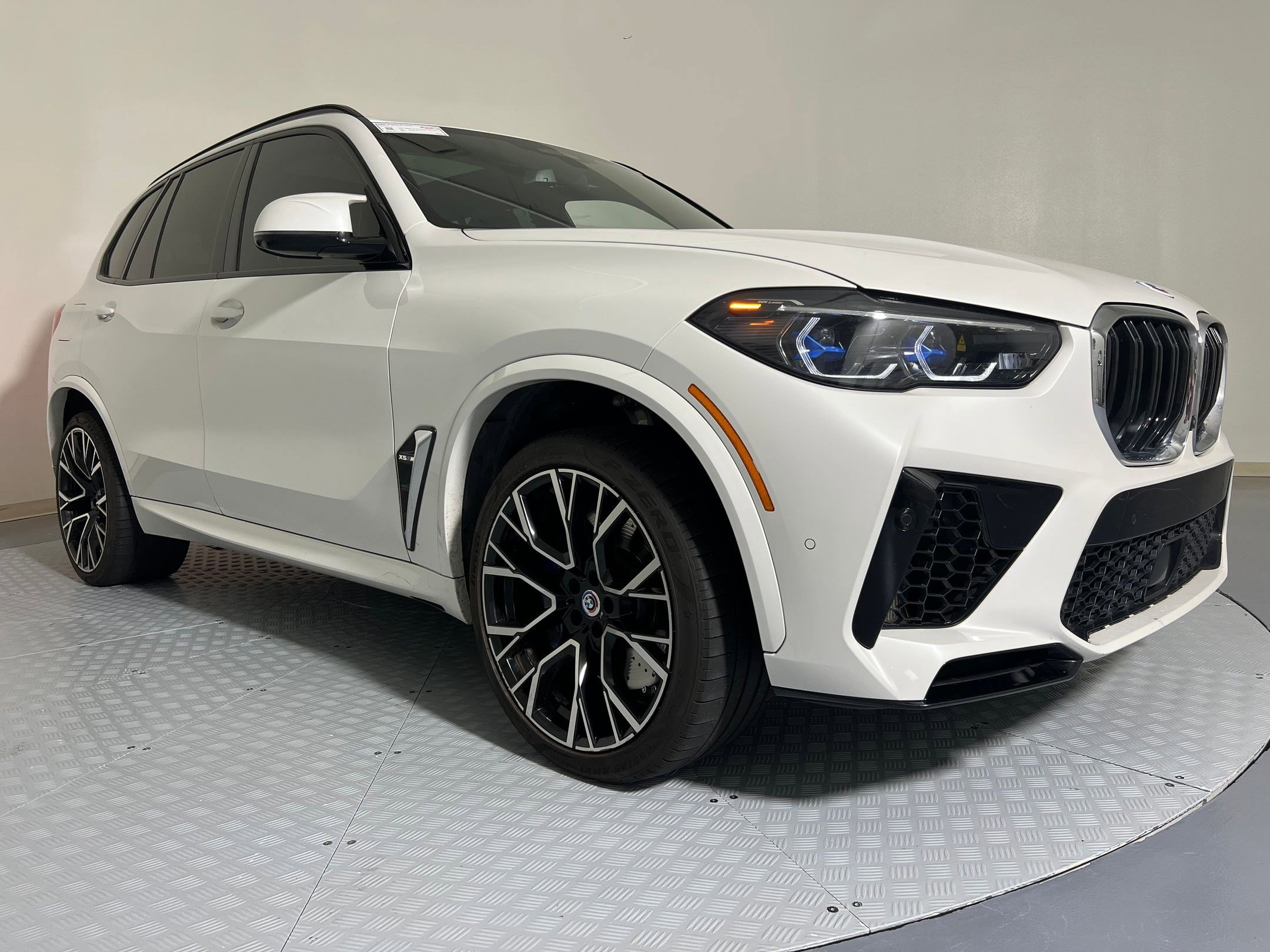 Used 2022 BMW X5 M w/ Executive Package image 6