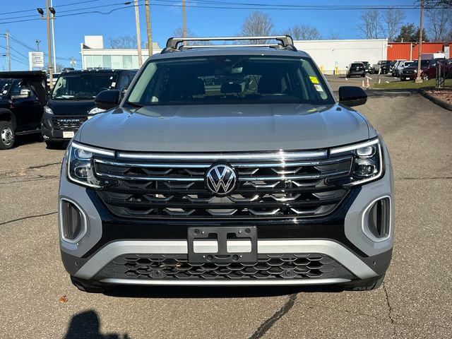 Used 2025 Volkswagen Atlas Peak Edition SE image 6