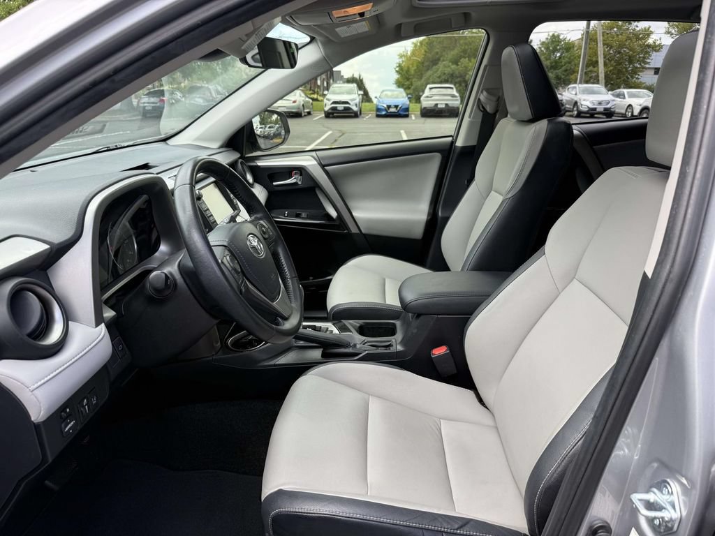 Used 2017 Toyota RAV4 Limited AWD/4WD image 13